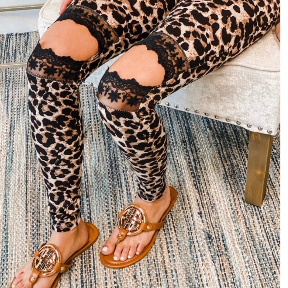 Leopard leggings cut out knee